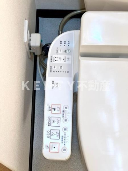 【トイレ】 | アイトー・ロワイヤル青横 | 落ち着いた色調のトイレです