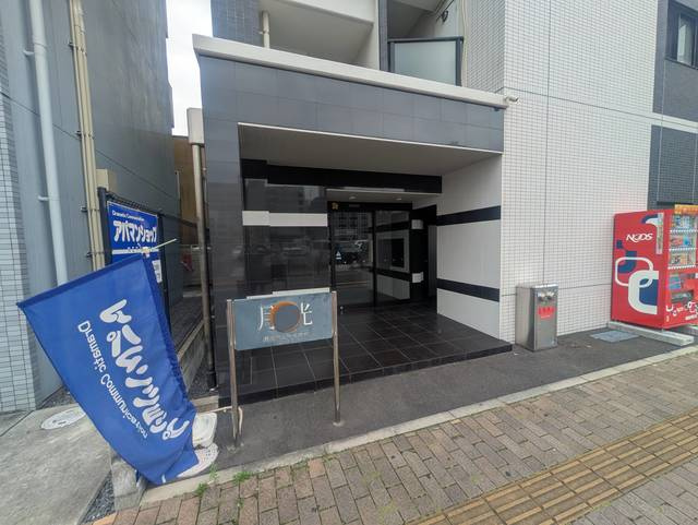 月光 岡山市役所前のエントランス