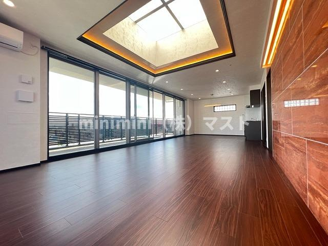 大阪市浪速区元町１丁目の賃貸マンションの居間・リビング