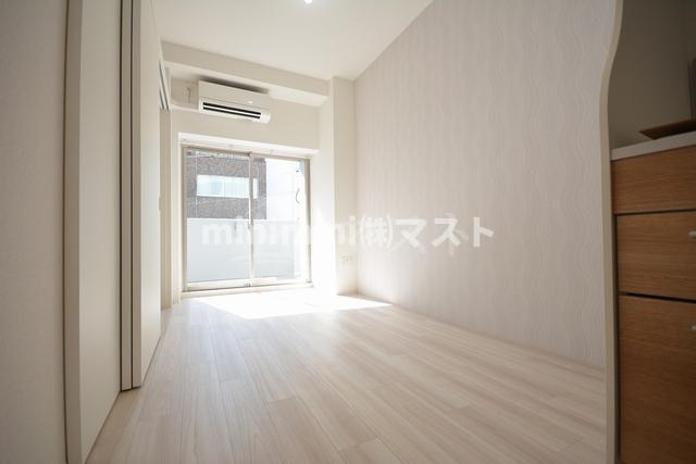大阪市浪速区日本橋東１丁目の賃貸マンションの居間・リビング|※お部屋によりカラーリングが異なります。