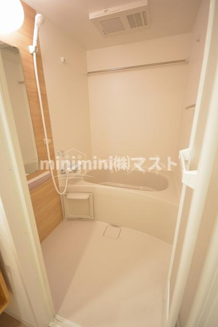 大阪市浪速区日本橋東１丁目の賃貸マンションの浴室|※お部屋によりカラーリングが異なります。