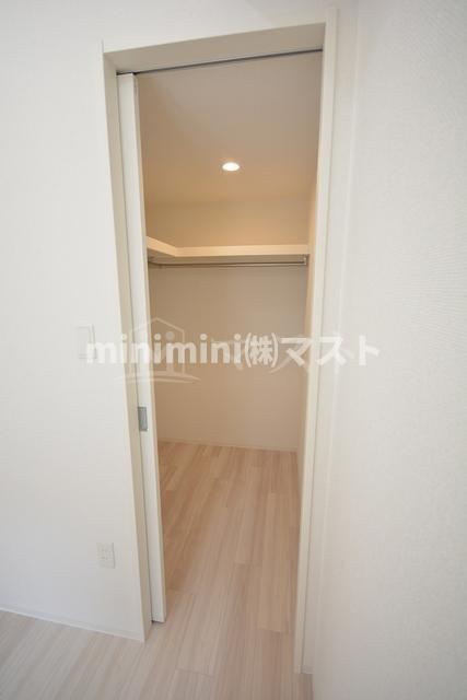 大阪市浪速区日本橋東１丁目の賃貸マンションの収納|※お部屋によりカラーリングが異なります。