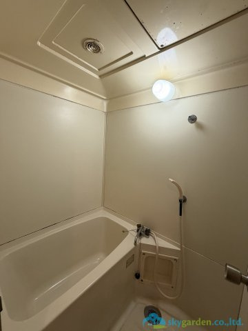 朝日本厚木マンションの浴室