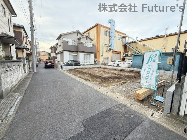 吉川市栄町　新築戸建　全1棟の前面道路含む現地写真|前面道路含む現地写真です。