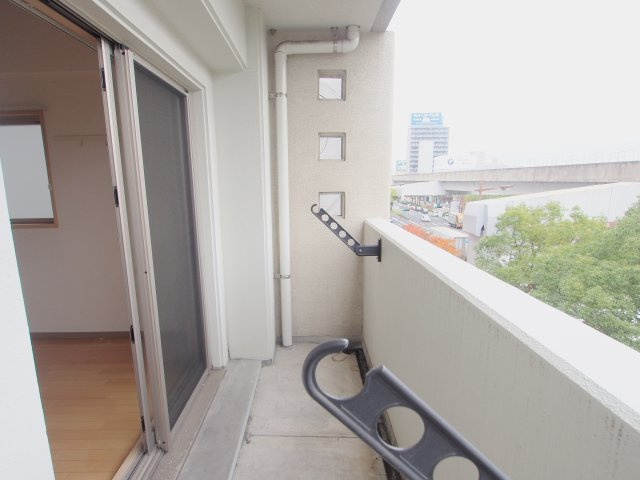 ファミール アビタシオンのバルコニー