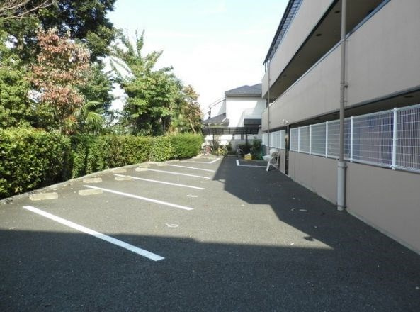 【駐車場】ガーデンハウス目黒