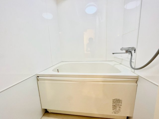メゾンドール高田馬場の浴室|2026.08.24撮影

現地ご見学希望・資料請求などお気軽にお問い合わせ下さい！
03-5990-5201