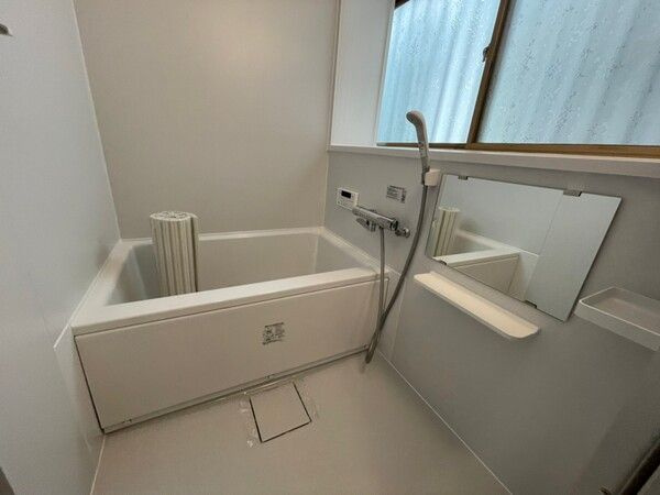 市川市稲荷木一丁目　戸建の浴室