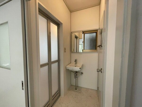 市川市稲荷木一丁目　戸建の洗面所