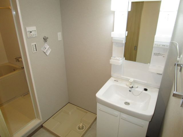 府中市多磨町１丁目の賃貸マンションの洗面所