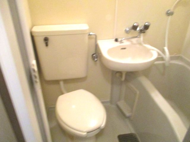 メゾンかえでのトイレ|コンパクトで使いやすいトイレです