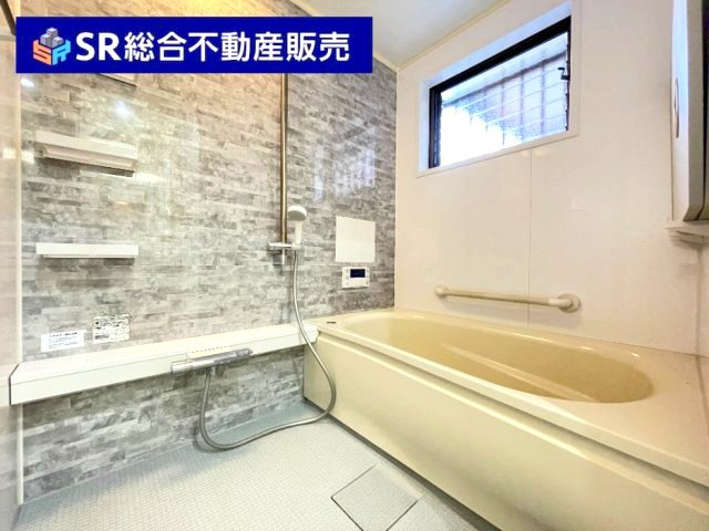 吉松2丁目中古戸建の浴室|足を伸ばしてゆったりくつろげる浴室です！