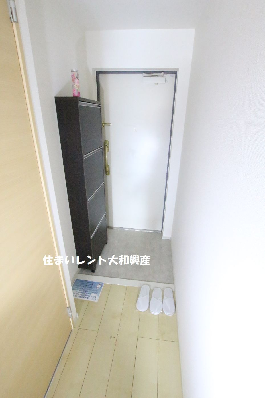 大和ステーションヒルズ弐番館の玄関