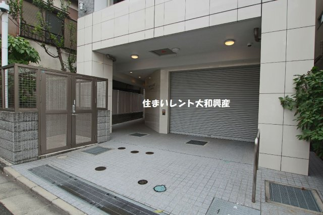 大和ステーションヒルズ弐番館の駐車場