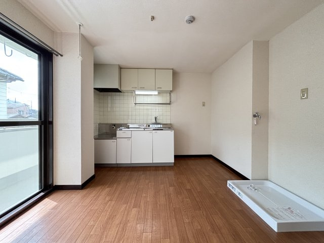 川崎市多摩区菅１丁目の賃貸マンションの居間・リビング