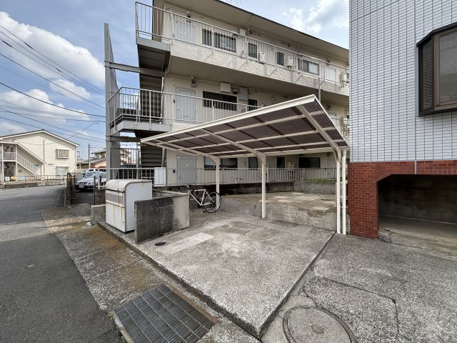 川崎市多摩区菅１丁目の賃貸マンションの駐車場