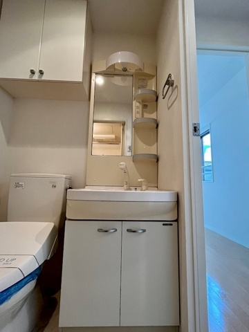 新品家具付きマンション日本橋人形町15(KaGood東京)の独立洗面台
