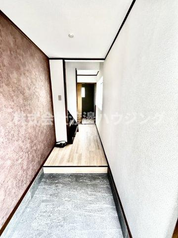 五月田町　戸建の玄関