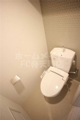 【トイレ】 | エスリード弁天町グロリア | 清潔感のあるトイレです