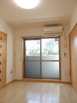 大山Ｐｌａｃｅ（プレイス）の居間・リビング