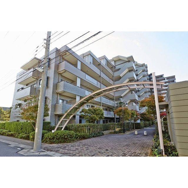 ガーデナヴィルラグナ市川妙典のエントランス
