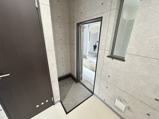 【玄関】エールメゾン己斐上壱番館