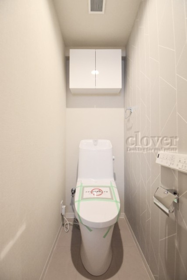 【トイレ】 | メゾン文京関口Ⅱ | トイレはもともと個人の領域である自宅の中でも、最もプライベートな空間です。だからこそ、ほしい「落ち着き」がここにあります。～即日のご見学可能～　お問合せはお気軽にどうぞ。