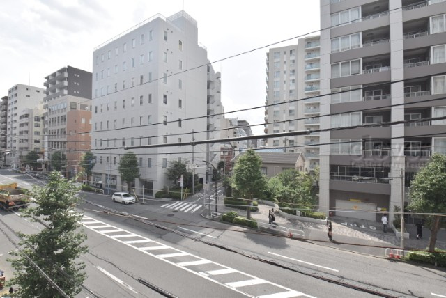 【展望】 | メゾン文京関口Ⅱ | 眼前に広がる空の雄大さと、このお部屋の自慢の一つである「眺望」をご覧ください。毎日、この景色を独り占めできる新生活に夢が広がります。～即日のご見学可能～　お問合せはお気軽にどうぞ。
