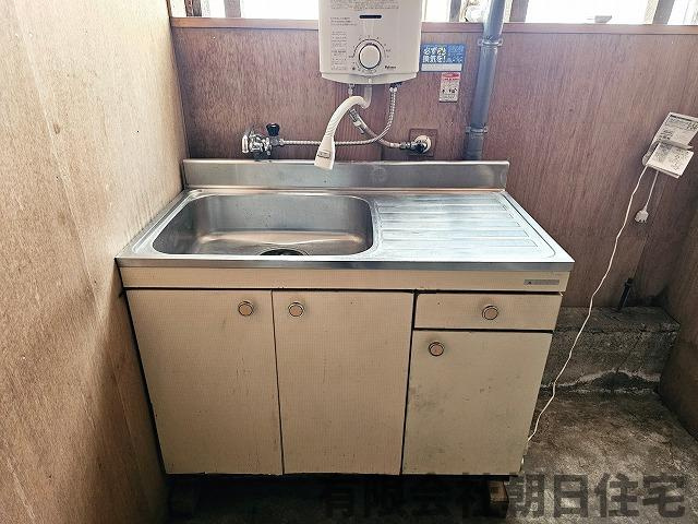 【キッチン】 | 松江市馬潟町 倉庫＋土地  準工業地域 | シンクがあります。
