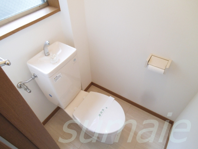 ミトスのトイレ|窓付きで明るいトイレです☆