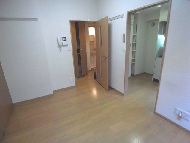 アピス三軒茶屋の居間・リビング