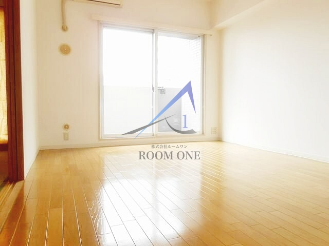 アイリス壱番館の居間・リビング|洋室のお部屋です。