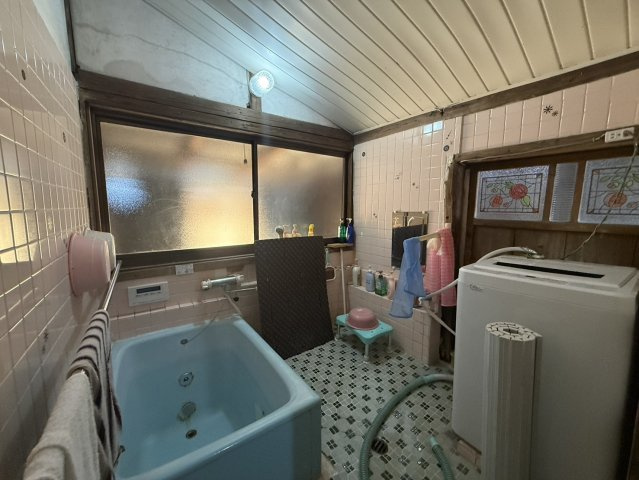 多久市南多久町　平屋の浴室