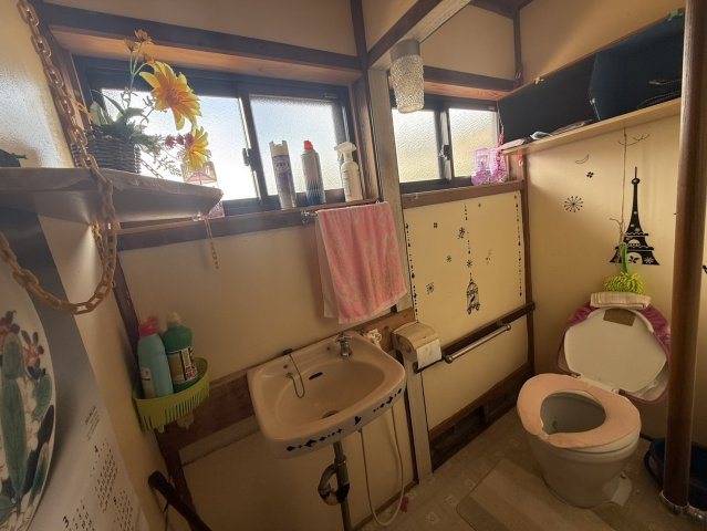 多久市南多久町　平屋のトイレ
