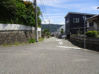 【前面道路含む現地写真】 | 川西市萩原台東1丁目79　中古ー戸建て