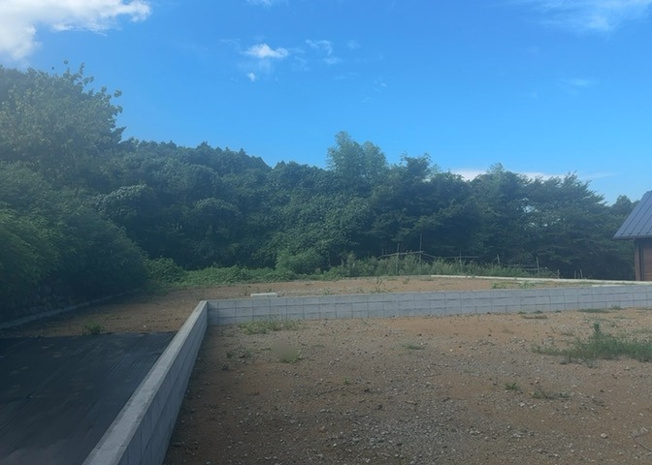 【外観】 | 物件の詳細については、現地を見てわかること以外に、役所や法務局などで調べないとわからないことがあります。そのため、現地に行く場合は、もしこの物件を買ったらどのような生活ができるかをイメージしましょう。