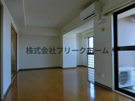 三鷹市下連雀４丁目の賃貸マンションの居間・リビング