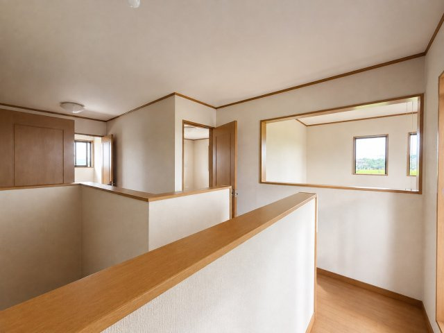 窓の先には田園風景×光あふれる吹抜けリビングの家の内装|中はこのようになっています