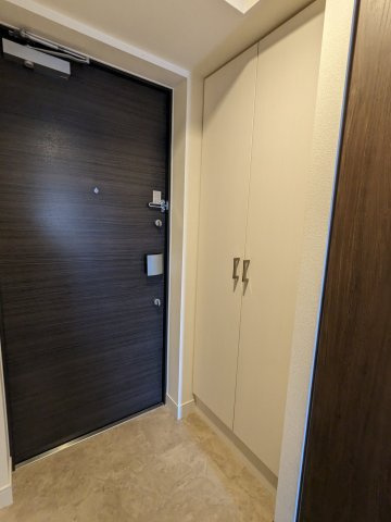 メインステージ名古屋ノースマークの玄関|902号室