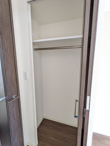 メインステージ名古屋ノースマークの収納|902号室クローゼット