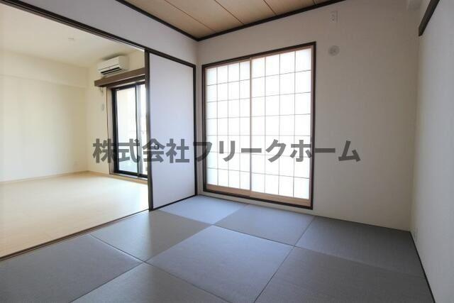 三鷹市下連雀７丁目の賃貸マンションの寝室