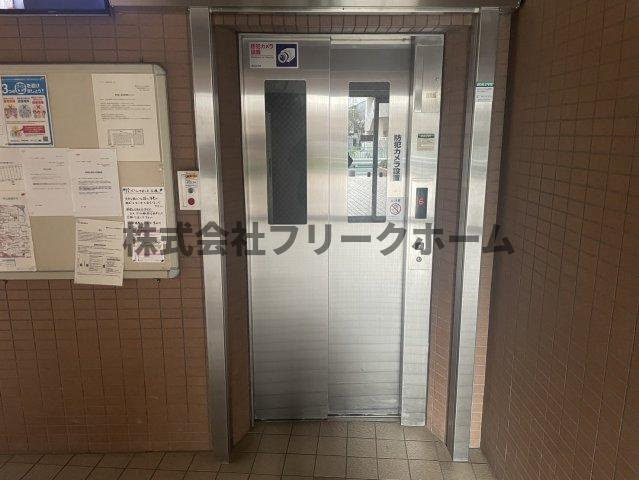 三鷹市下連雀７丁目の賃貸マンションのロビー