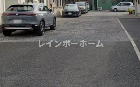 イーリングの駐車場|駐車場があるので、車を買う予定の方も安心です