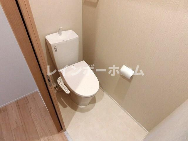 イーリングのトイレ|ゆったりとした空間のトイレです