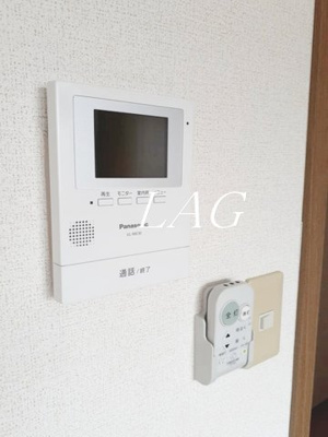 【セキュリティ】 | テイク・オフ | モニター付きインターホンです。