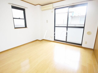 【居間・リビング】 | テイク・オフ | 洋室のお部屋です。