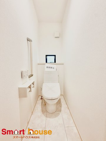 相模原市緑区二本松2丁目　新築全11棟のトイレ|節水型でエコなトイレには今では当たり前のウォシュレット付き。換気機能も着いているので常に快適ですね♪