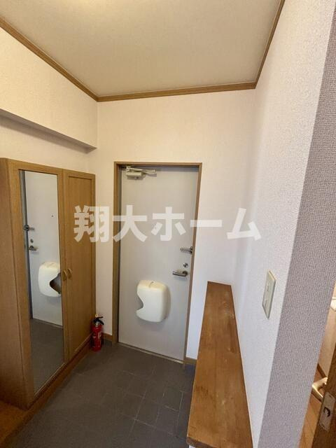 千葉マンションの玄関