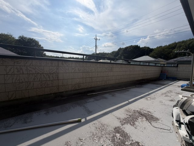 広々2世帯住宅！綺麗で住みやすい邸宅×広々駐車スペースのバルコニー