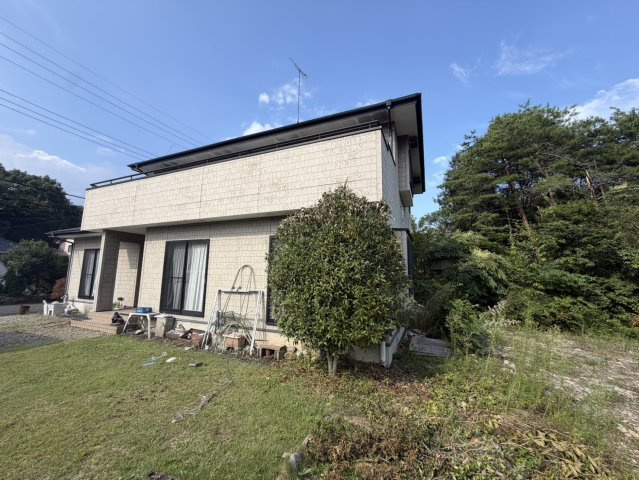 広々2世帯住宅！綺麗で住みやすい邸宅×広々駐車スペースの外観